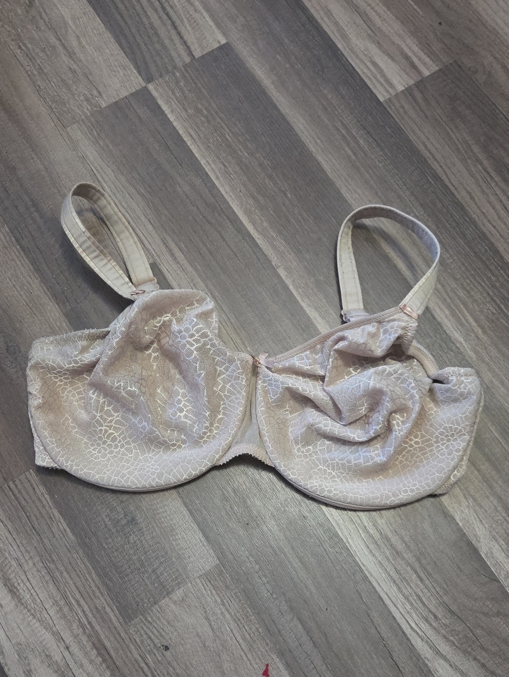 Chantelle Lace Underwire Bra in Light Beige Size 38 DDD Comfortable Support